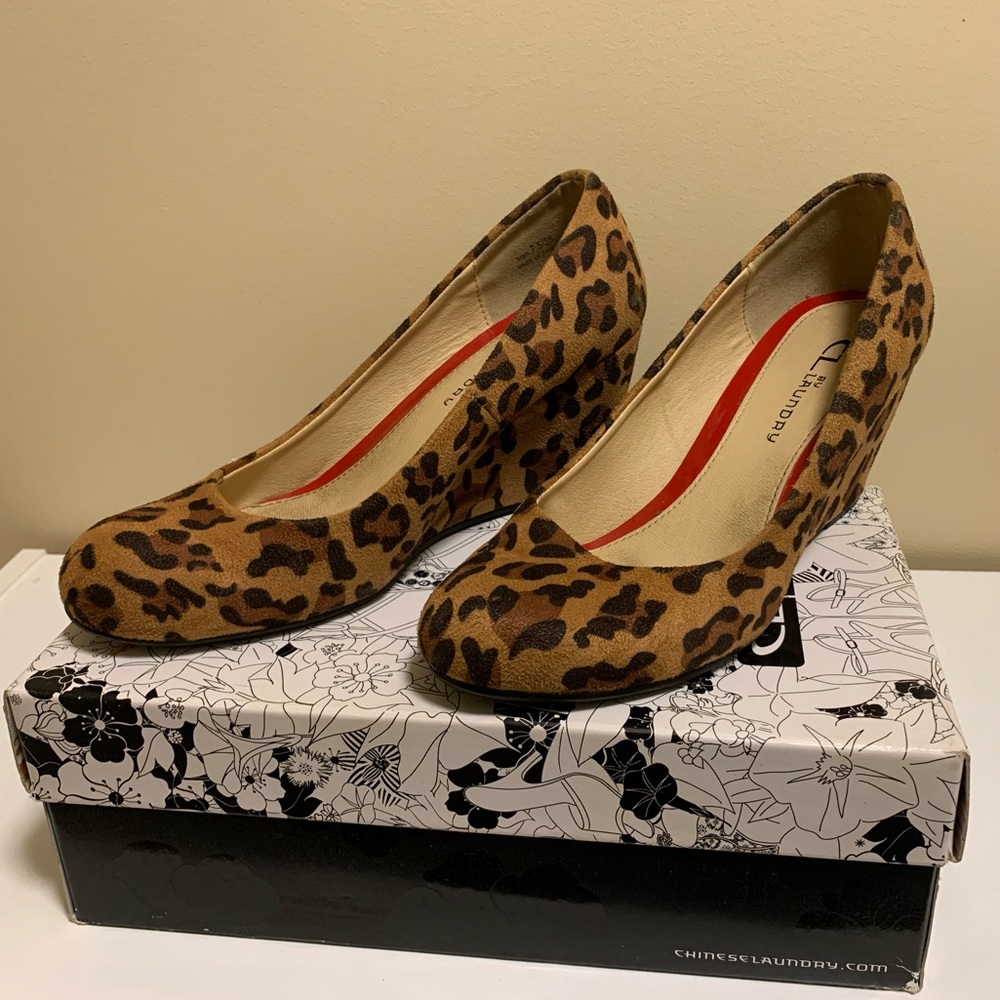 Leopard wedges